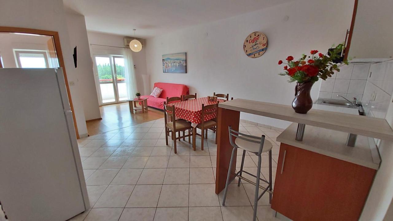 Apartments Zvone Omiš Екстериор снимка