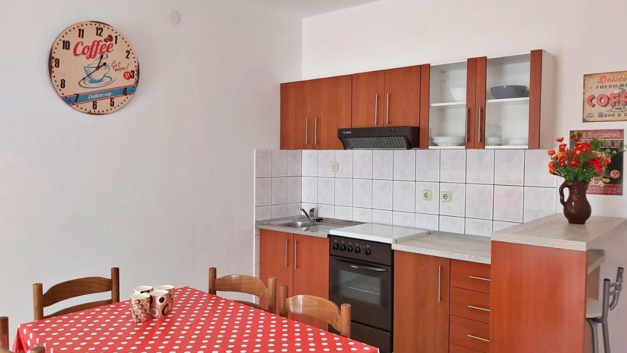 Apartments Zvone Omiš Екстериор снимка